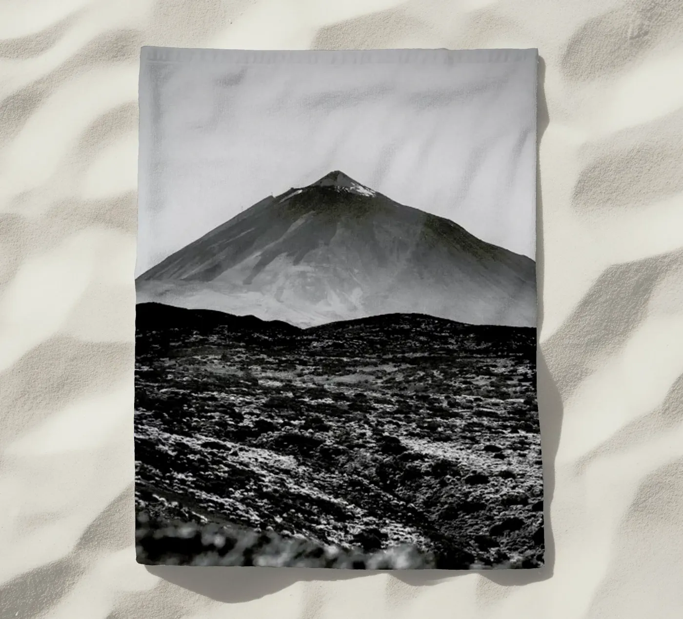 Teide strandhanddoek van Victoria Frost