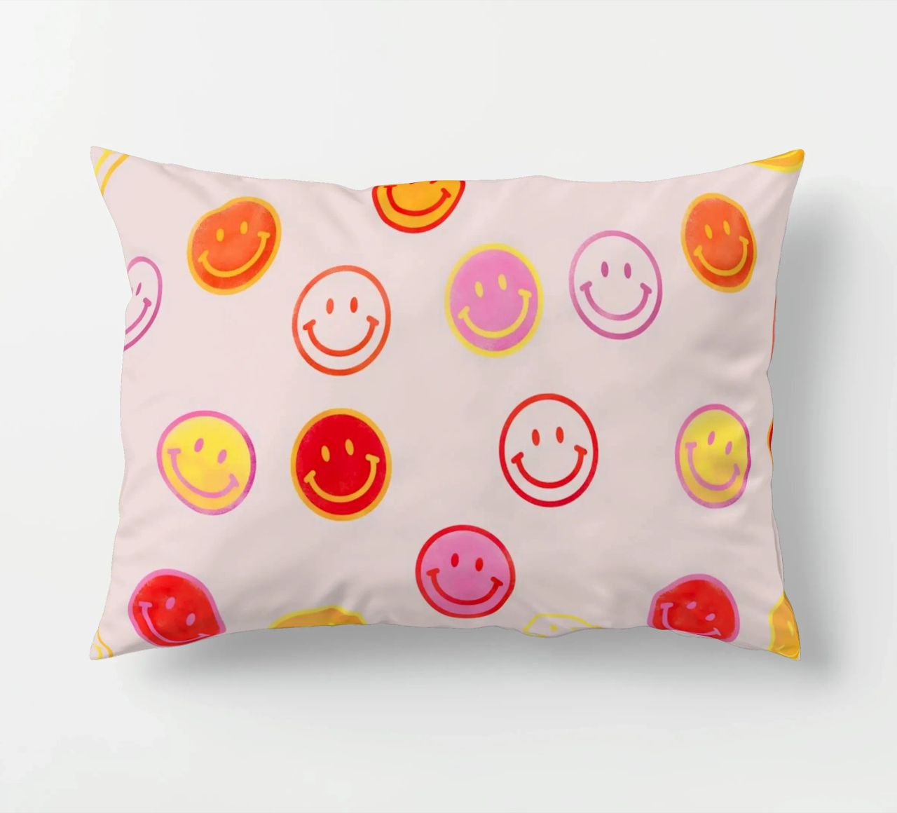 Smiling face colorful pattern in pink cuscino da showmemars