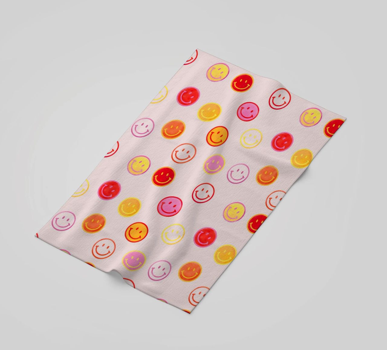 Smiling face colorful pattern in pink telo mare da showmemars