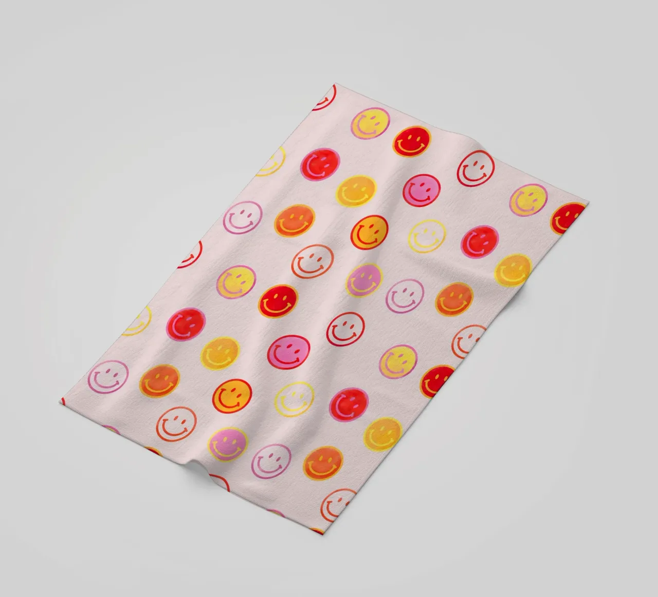 Smiling face colorful pattern in pink strandhanddoek van showmemars