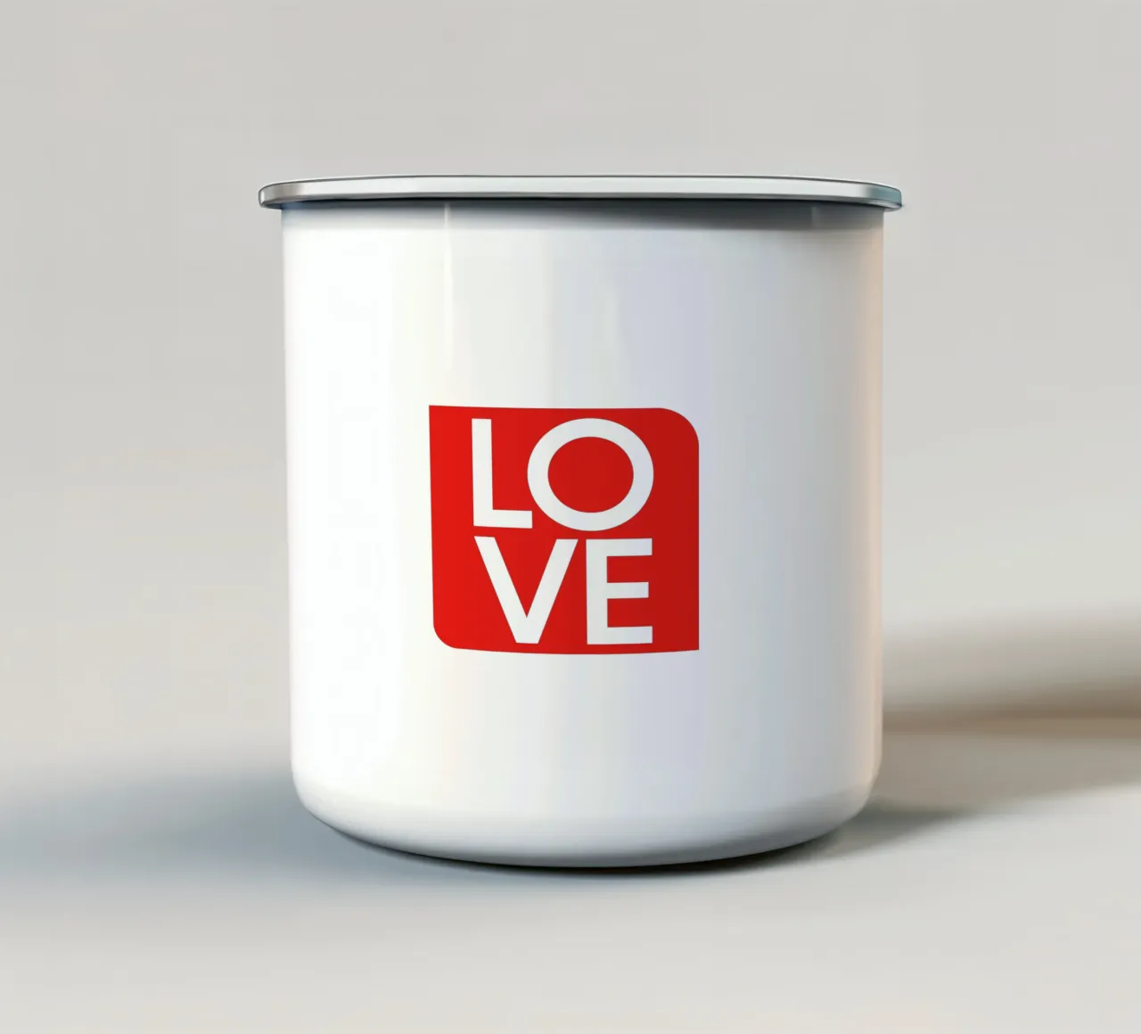 Love tazza in smalto da Flo Klein