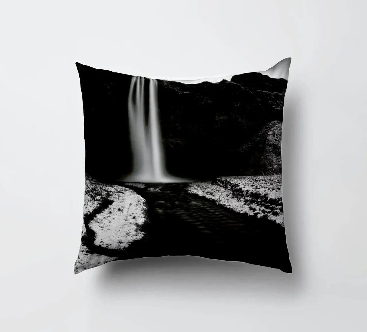 Seljalandsfoss, Island cuscino da Håggard Photography | Ronny Behnert