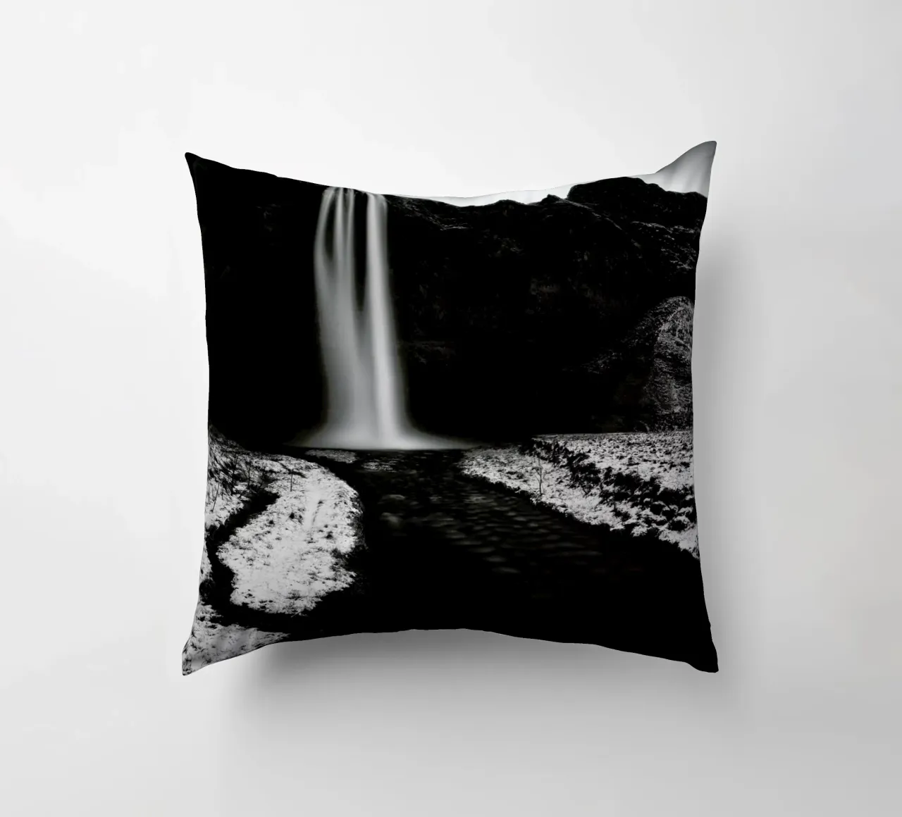 Seljalandsfoss, Island cuscino da Håggard Photography | Ronny Behnert