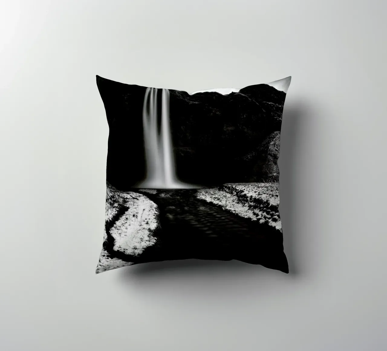 Seljalandsfoss, Island cuscino da Håggard Photography | Ronny Behnert