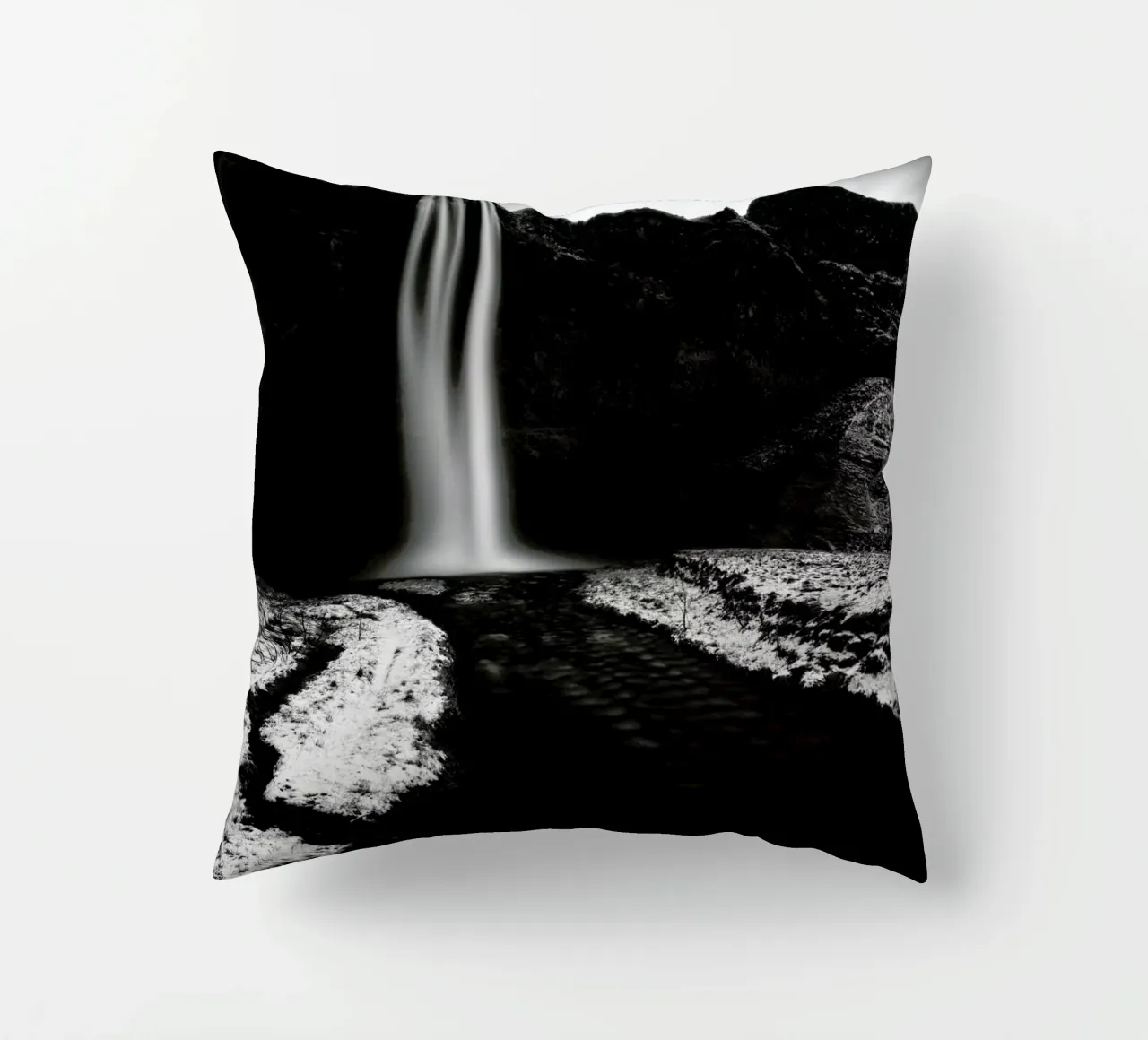 Seljalandsfoss, Island cuscino da Håggard Photography | Ronny Behnert