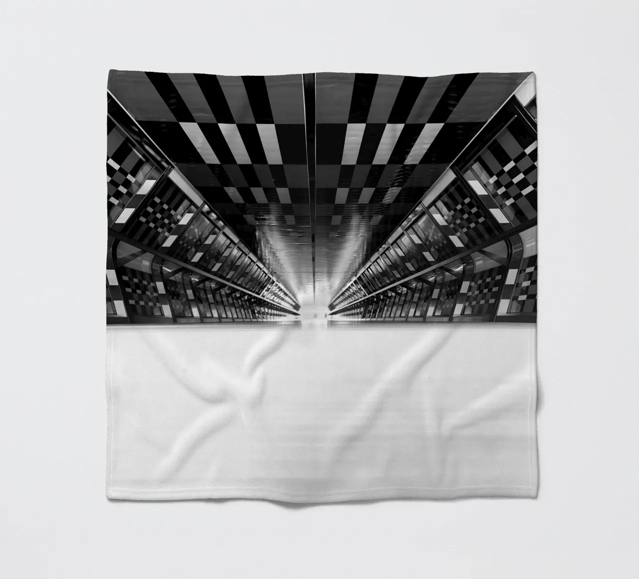 Timetunnel coperta in pile da Flo Klein