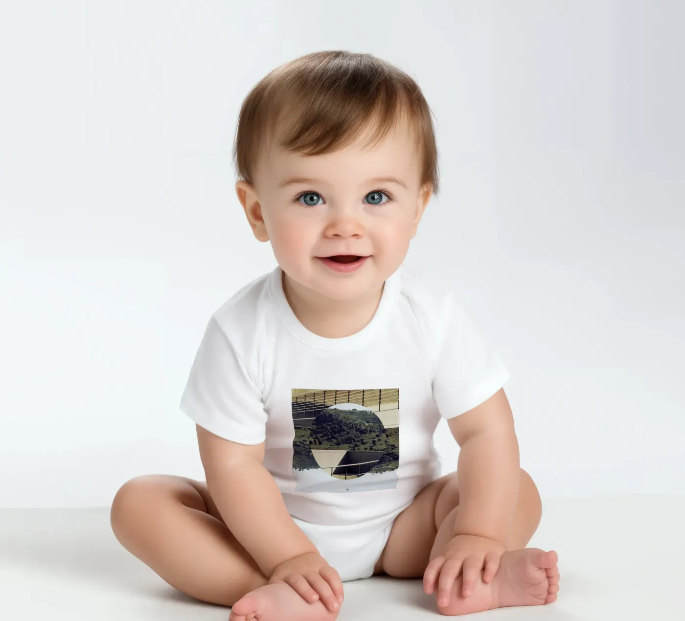 Platforma Kurzarm Babybody von Nicolas Messaritis