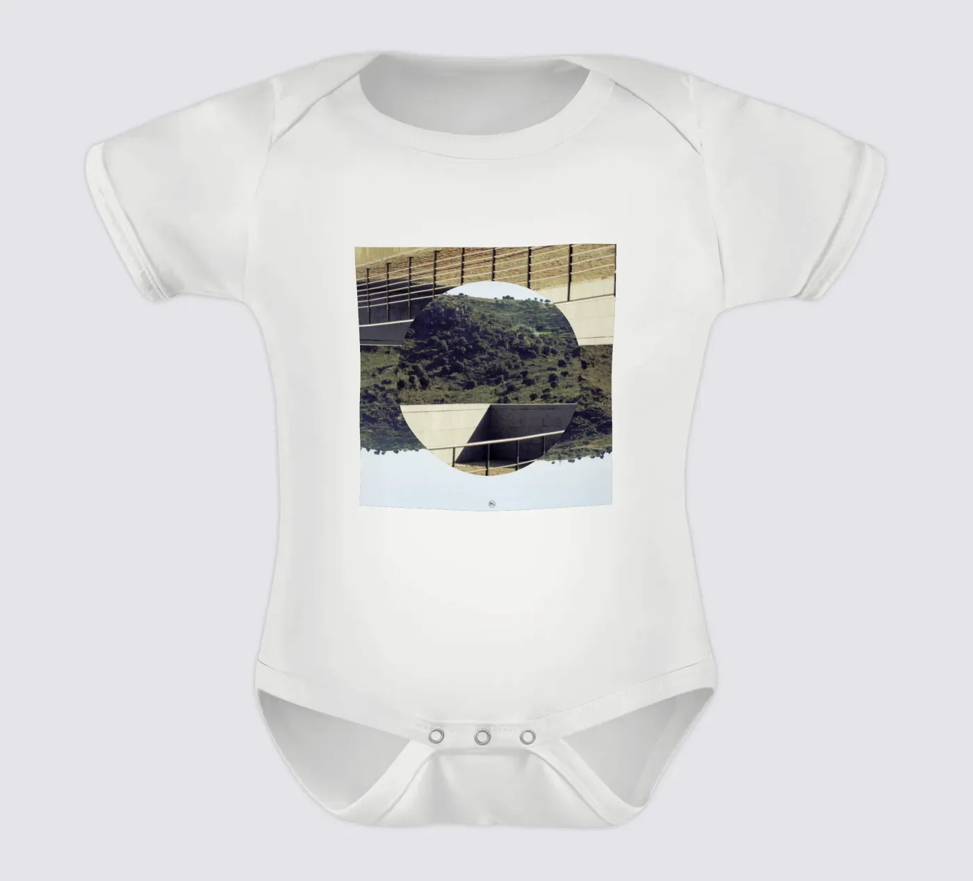 Platforma Kurzarm Babybody von Nicolas Messaritis