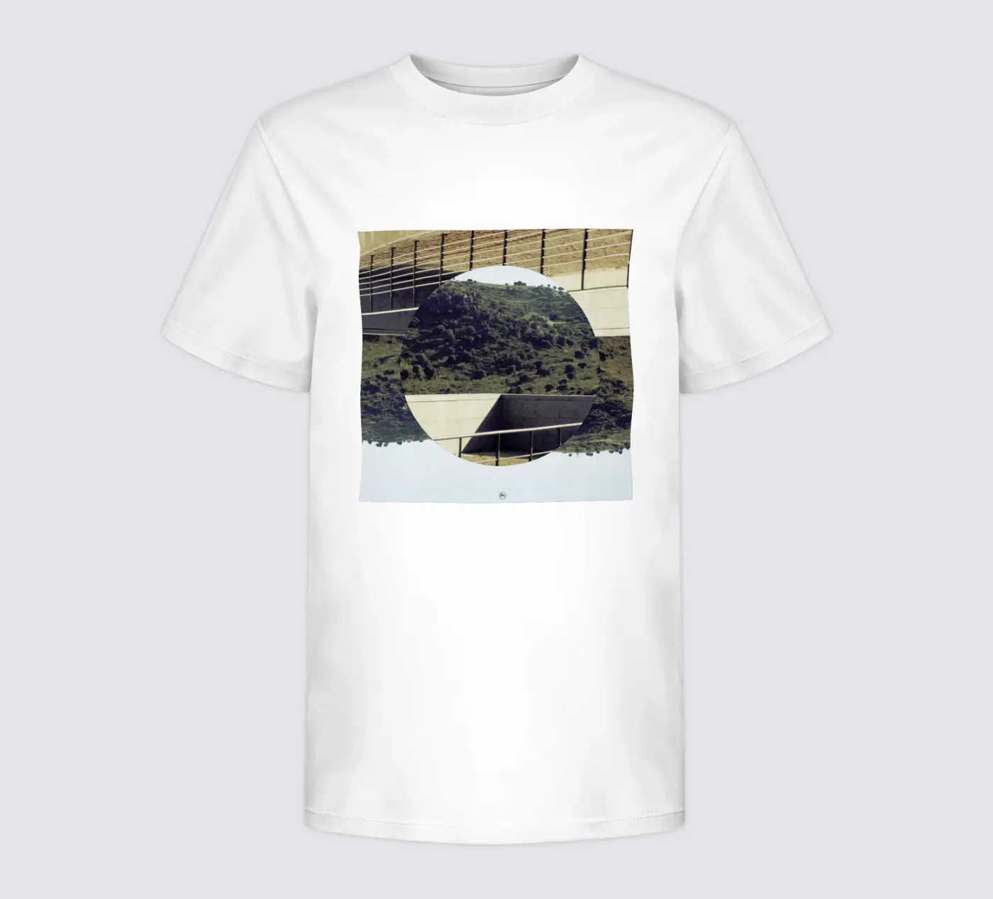 Platforma t-shirt bambini da Nicolas Messaritis
