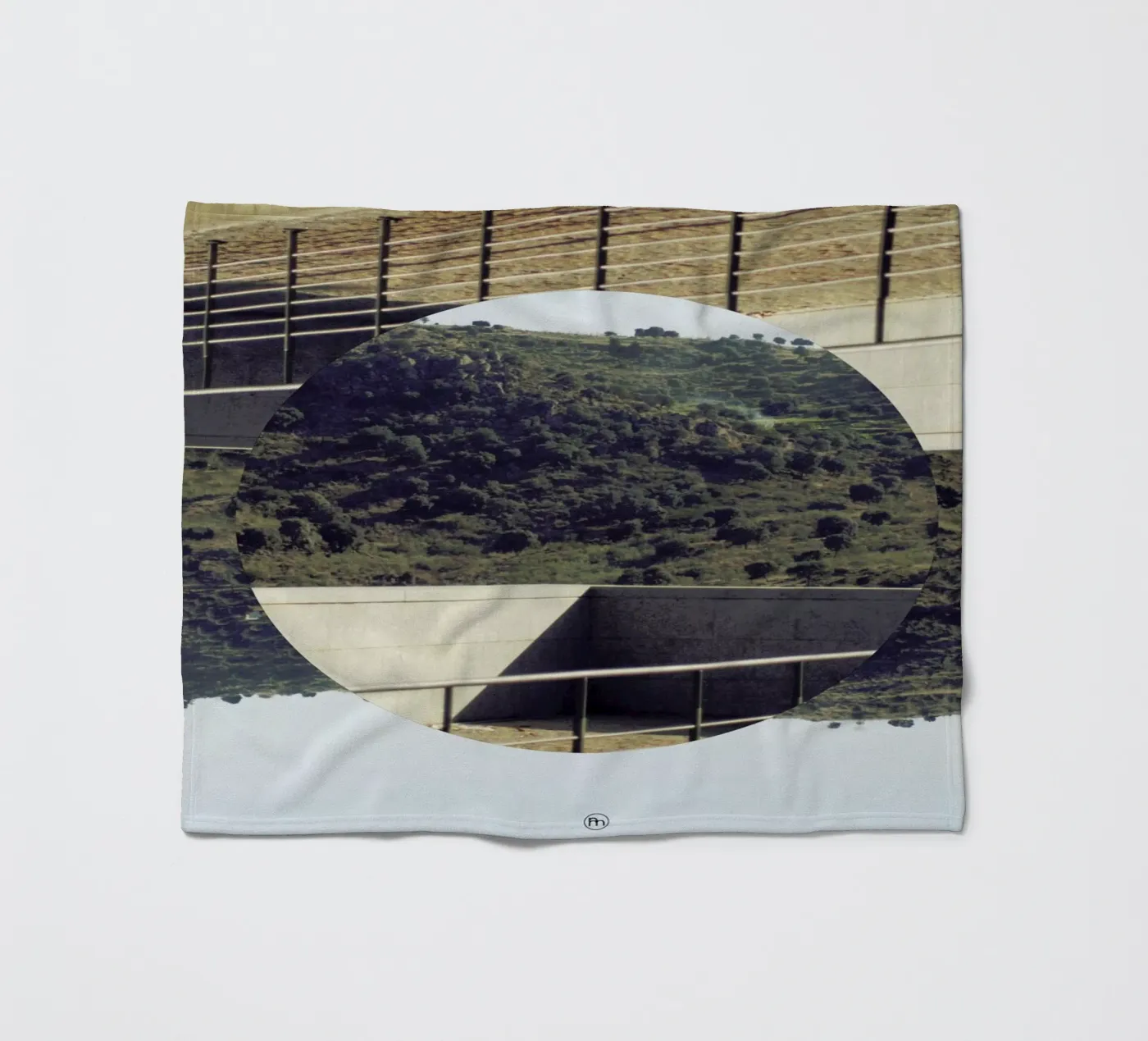 Platforma plaid polaire de Nicolas Messaritis