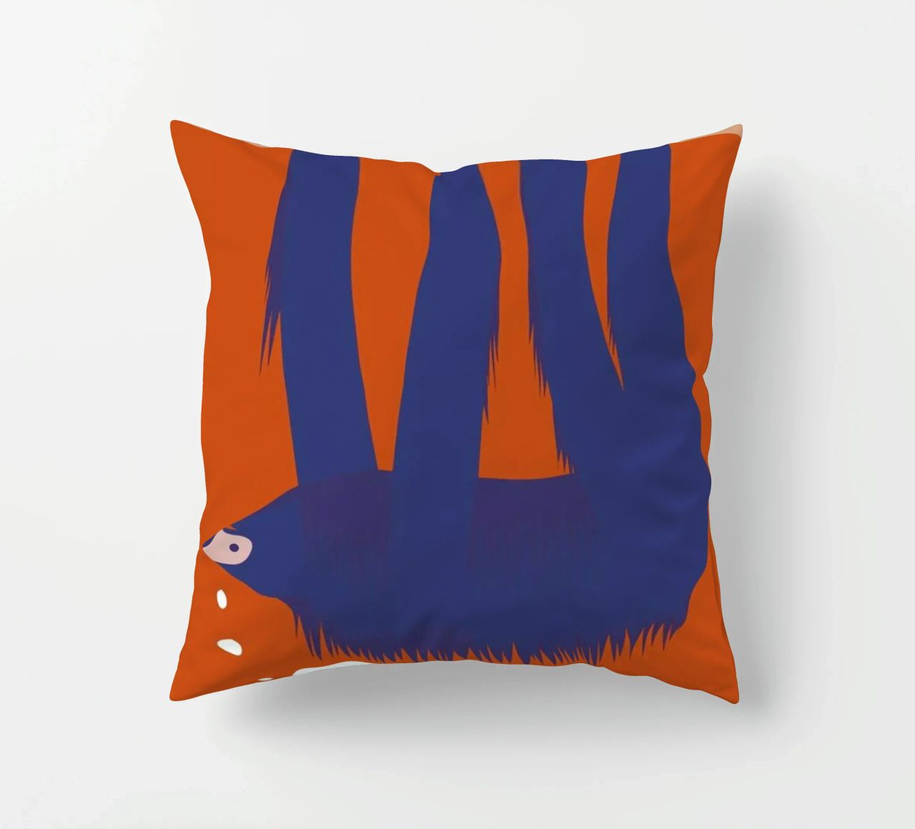 Sloth, Hang in There cuscino da Monika Aichele