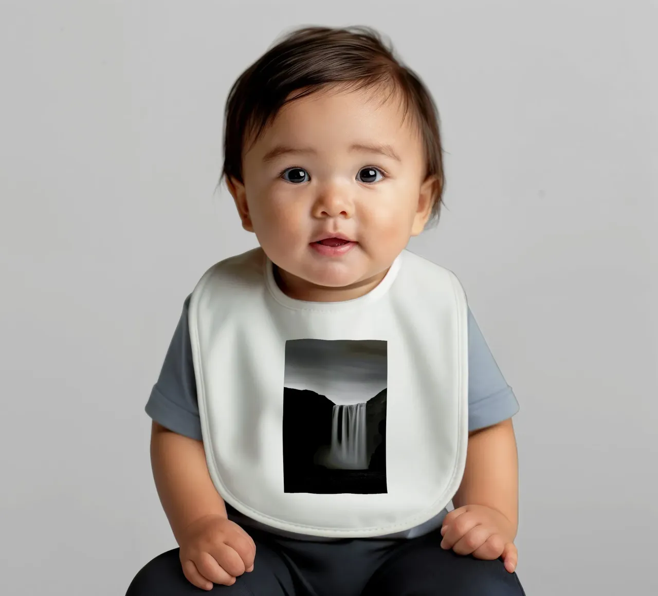 Skogafoss Study 2 bavaglino da Michael J. Reibert