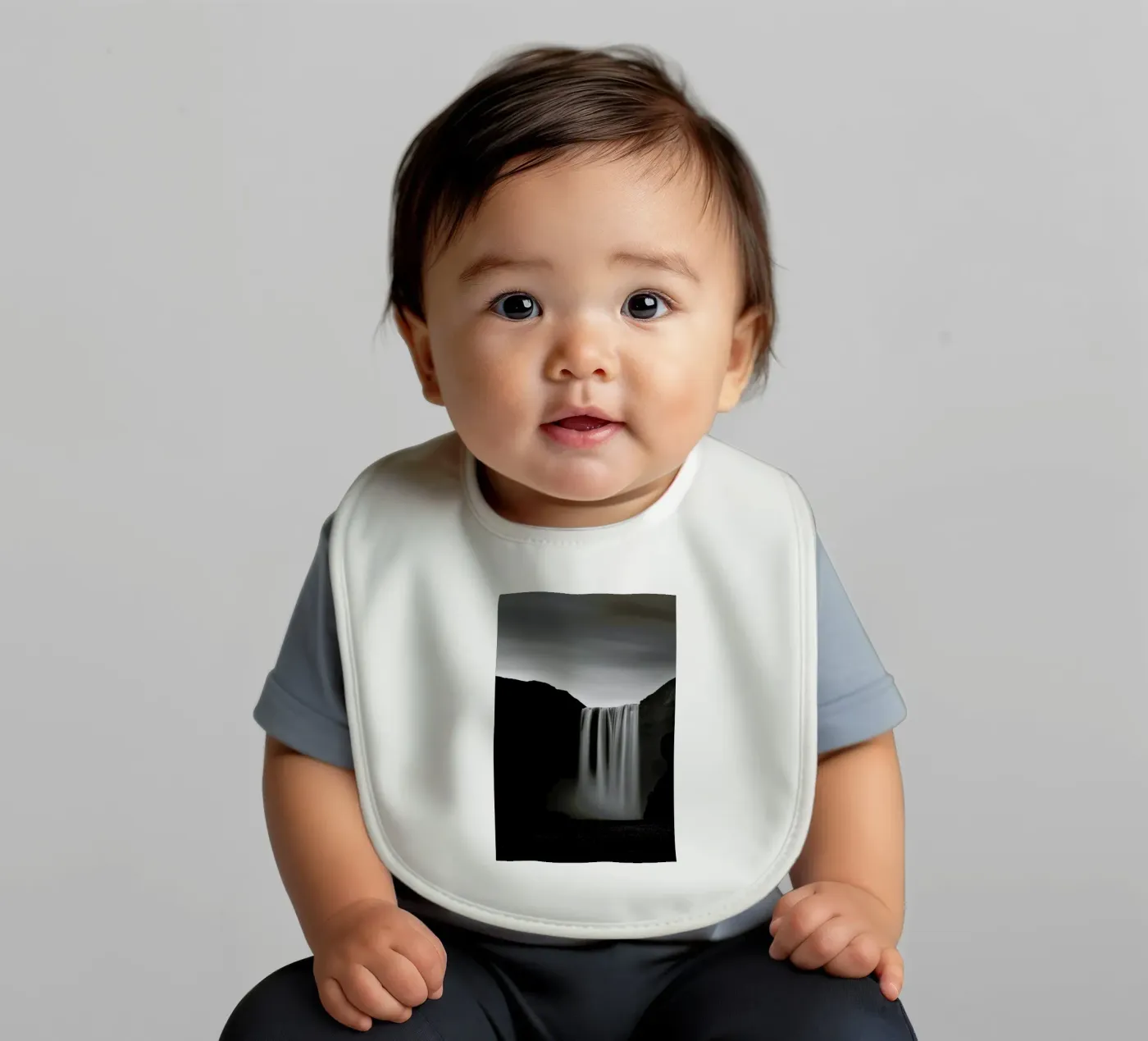 Skogafoss Study 2 Babylätzchen von Michael J. Reibert