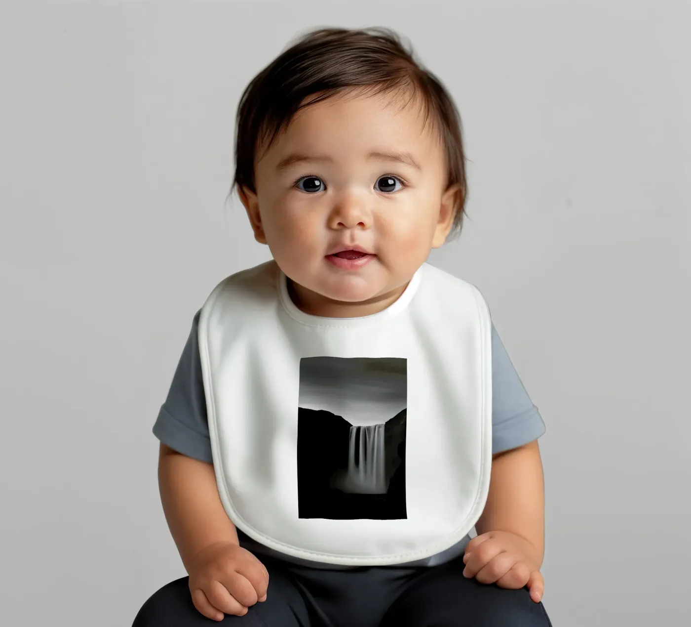 Skogafoss Study 2 Babylätzchen von Michael J. Reibert