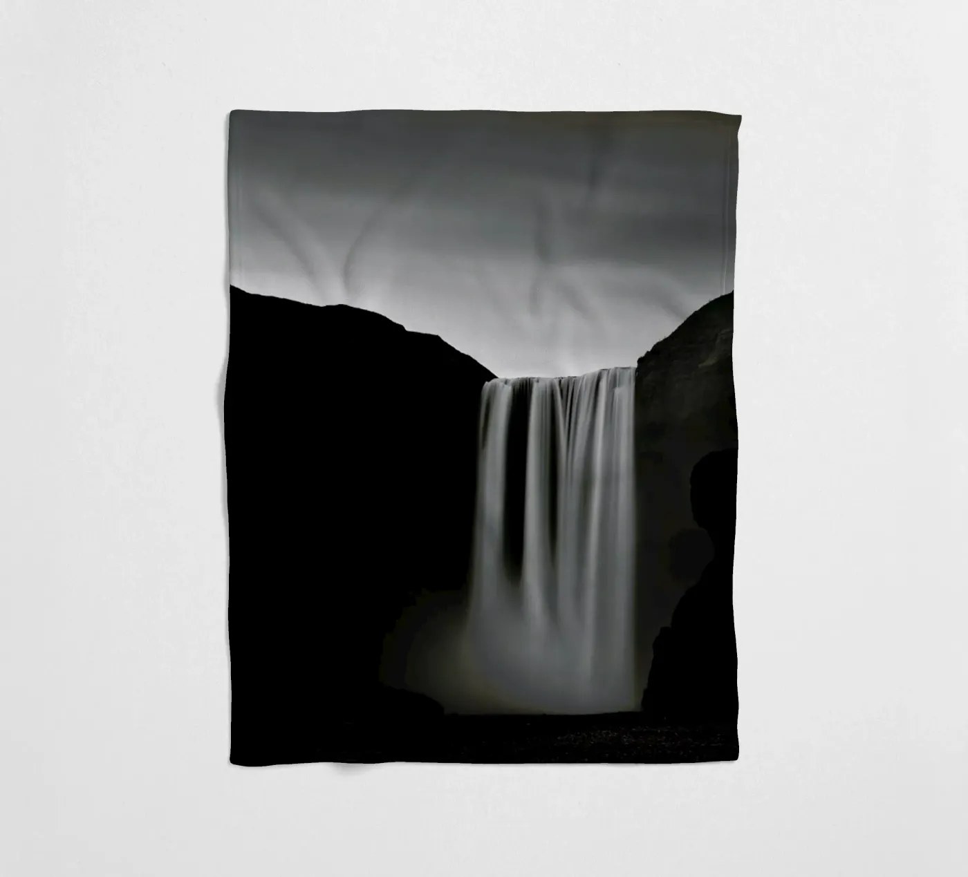 Skogafoss Study 2 Fleecedecke von Michael J. Reibert