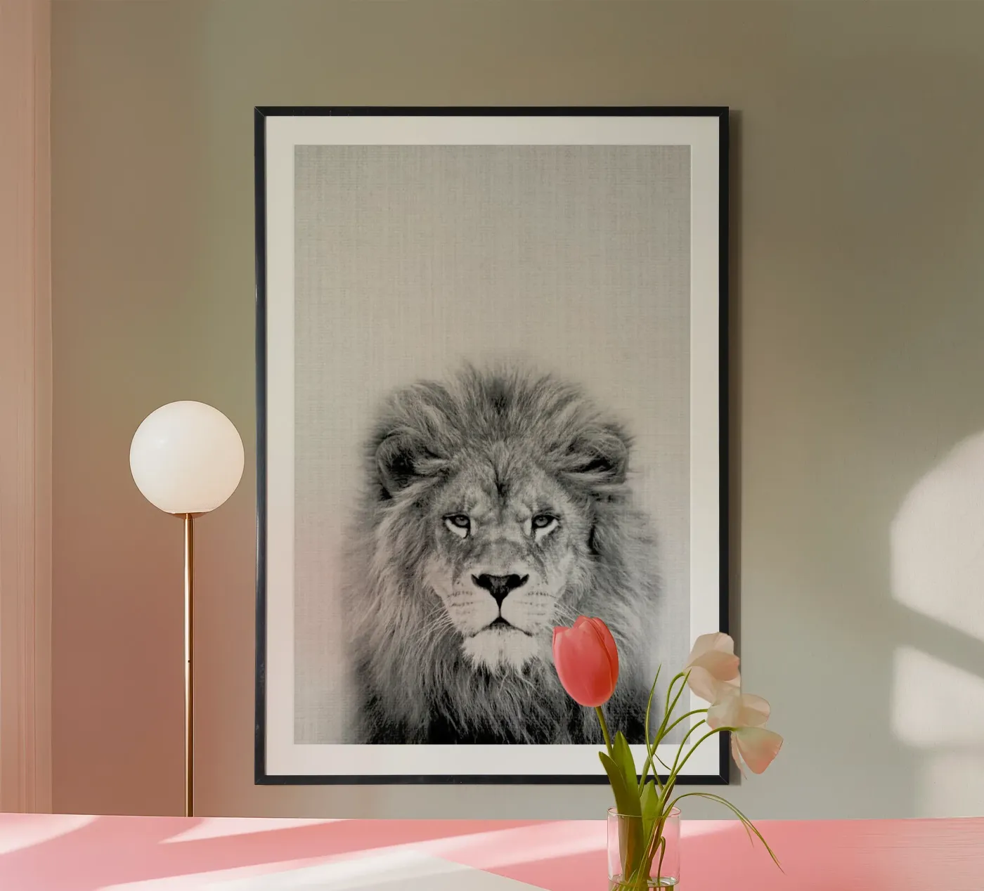 Peekaboo Lion BW poster van Lila & Lola