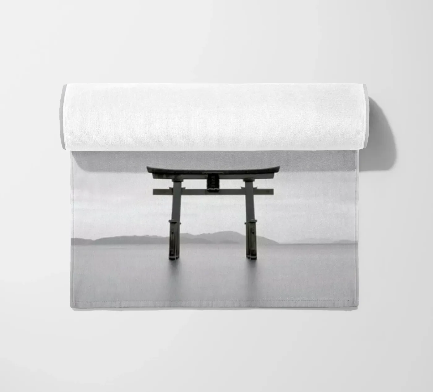 Torii Study 2 telo mare da Michael J. Reibert