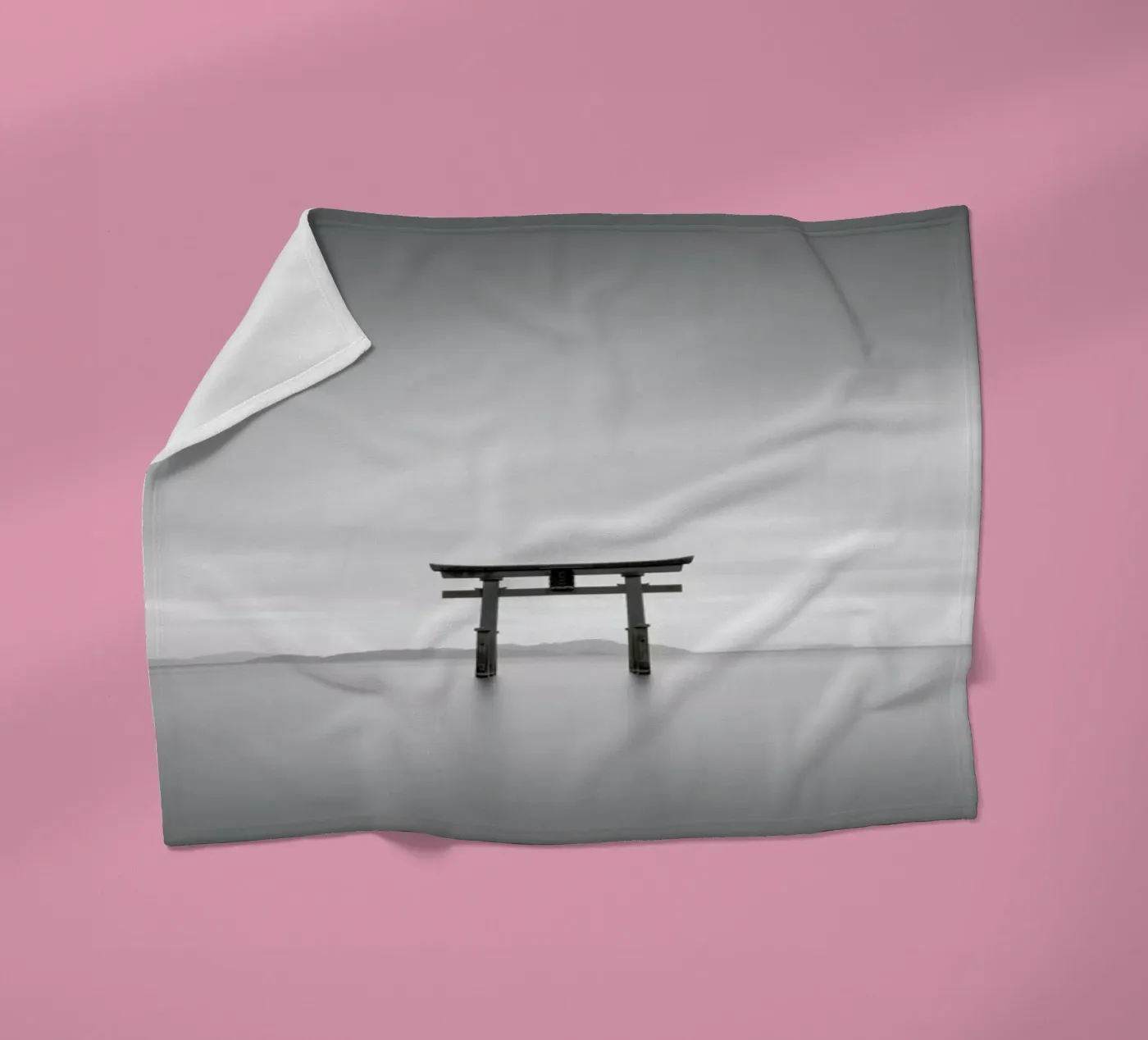 Torii Study 2 Fleecedecke von Michael J. Reibert