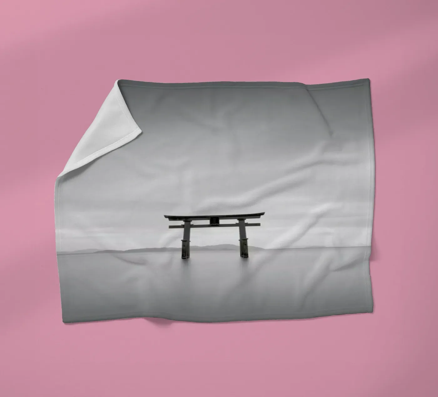 Torii Study 2 Fleecedecke von Michael J. Reibert