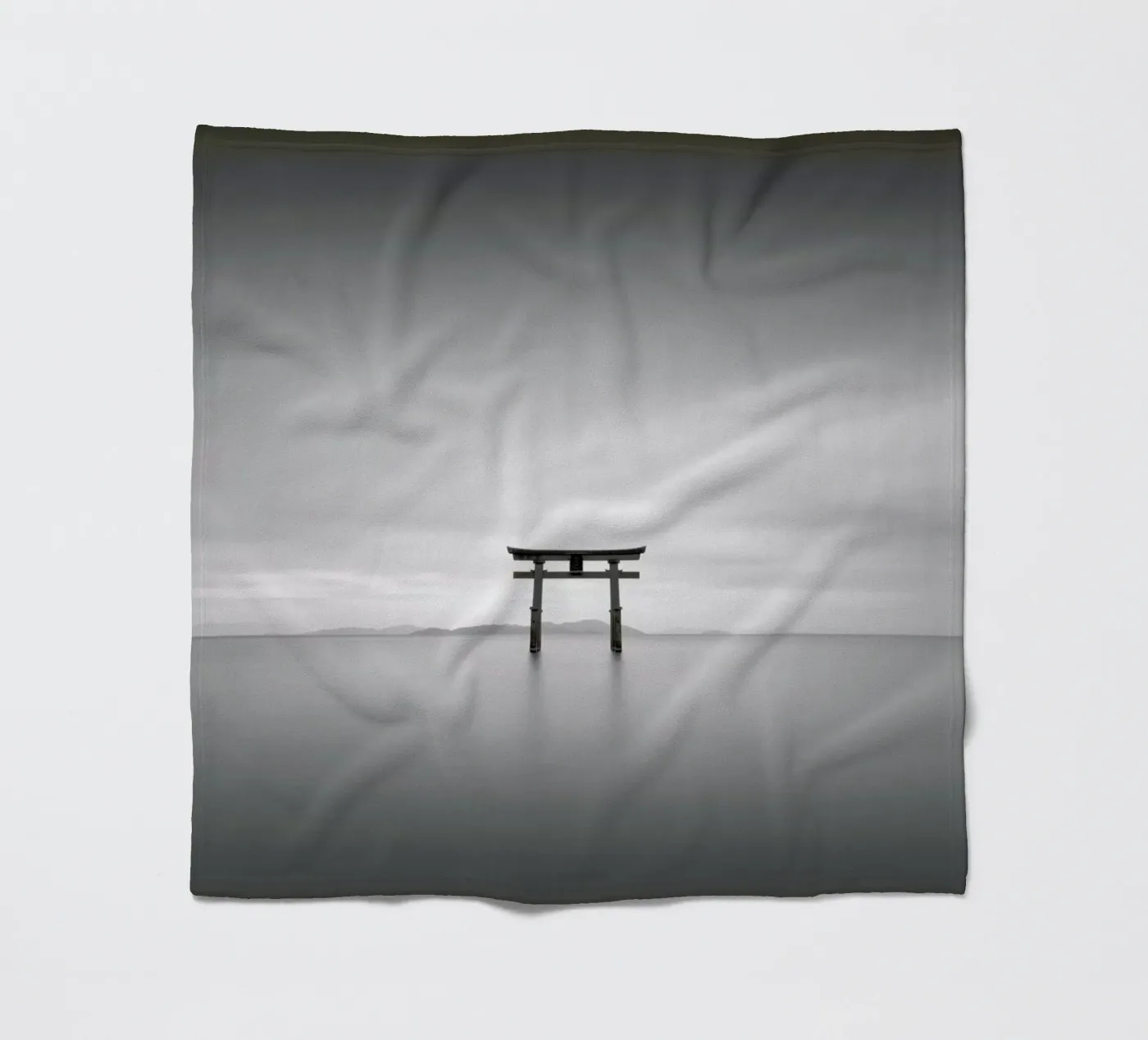Torii Study 2 Fleecedecke von Michael J. Reibert