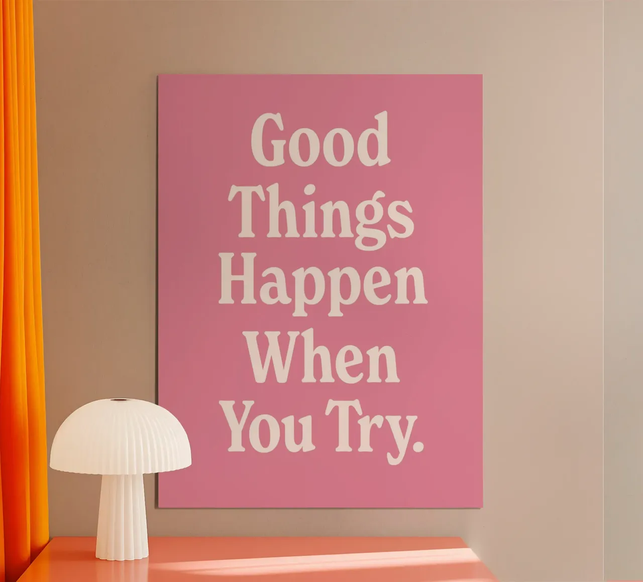 Citazioni sulle cose belle che accadono quando ci si prova (tonalità rosa) poster con telaio in legno da Paigaam Studio