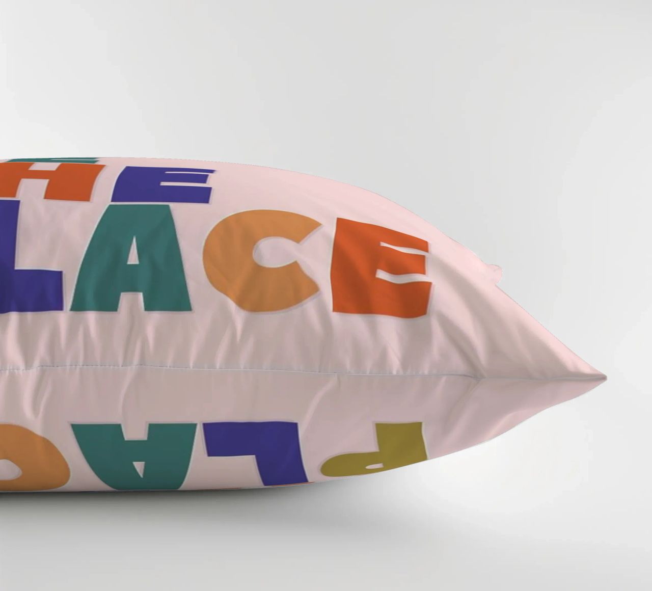 This Must Be The Place – Retro Chunky Typography Print coussin de showmemars