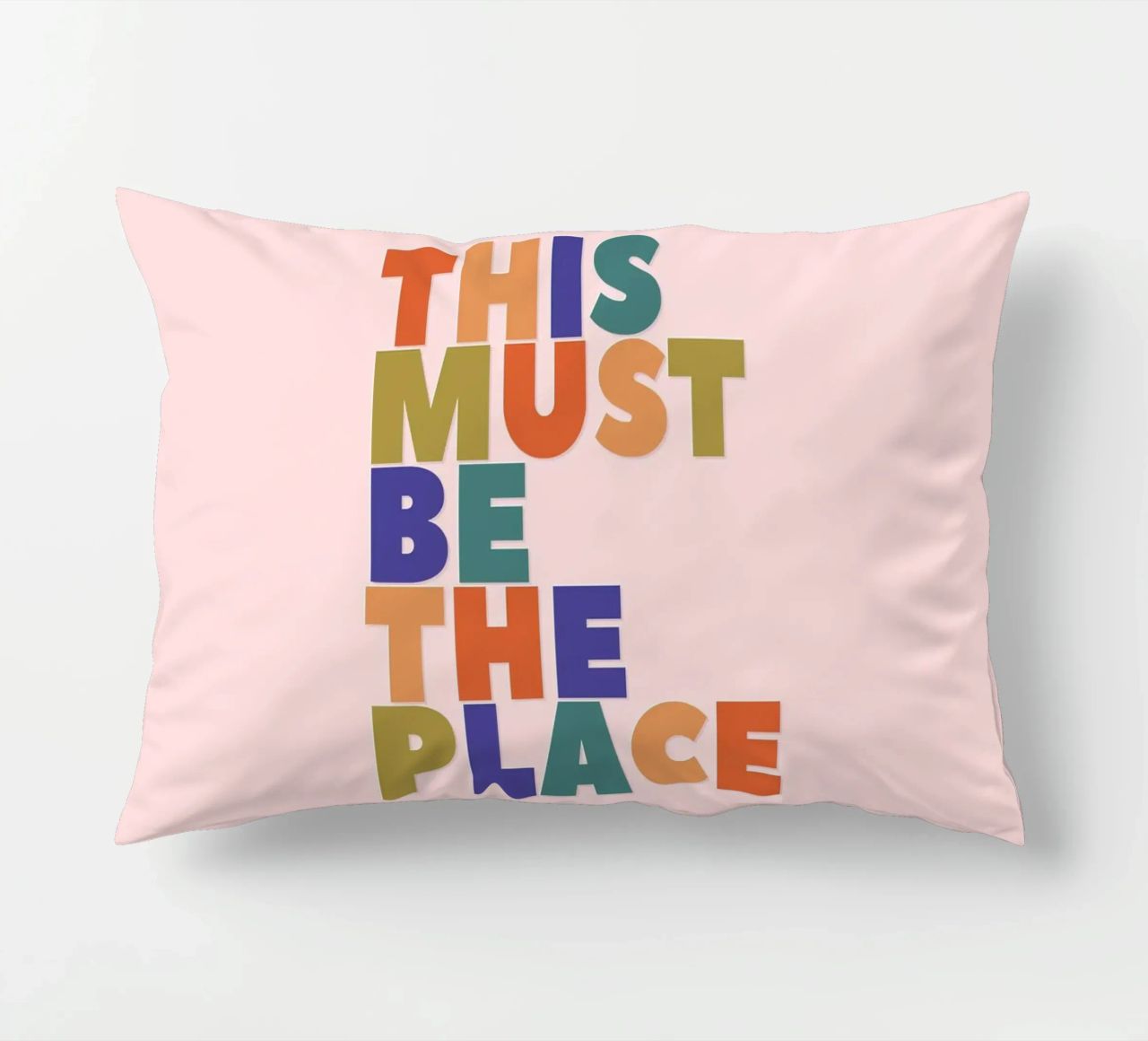 This Must Be The Place – Retro Chunky Typography Print coussin de showmemars