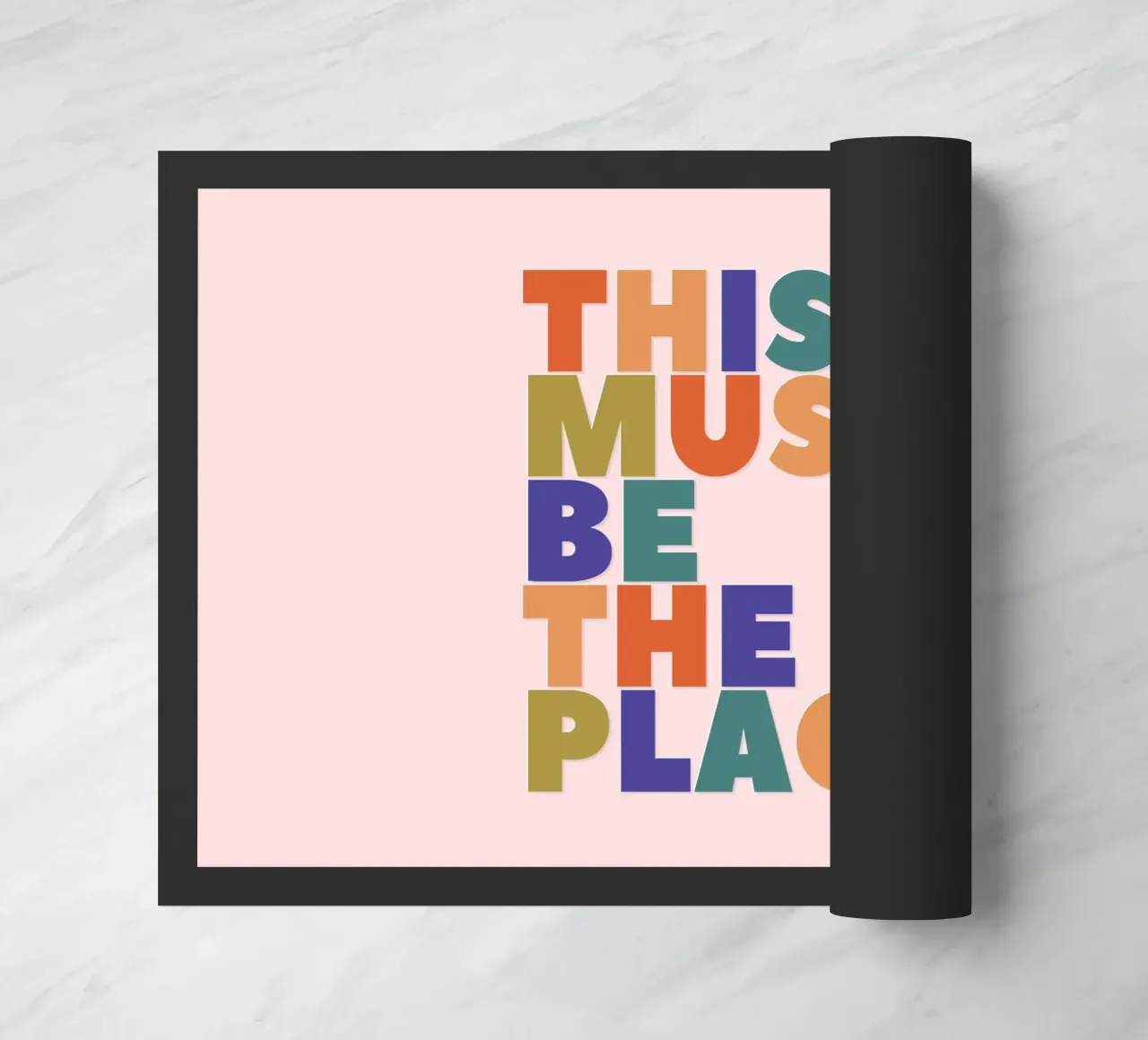 This Must Be The Place – Retro Chunky Typography Print Fußmatte von showmemars