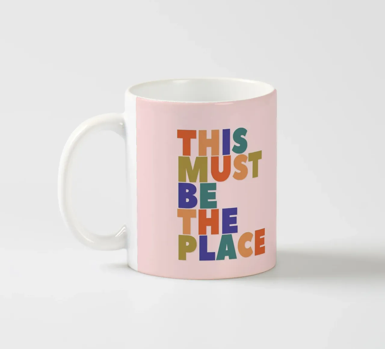 This Must Be The Place – Retro Chunky Typography Print mug en céramique de showmemars