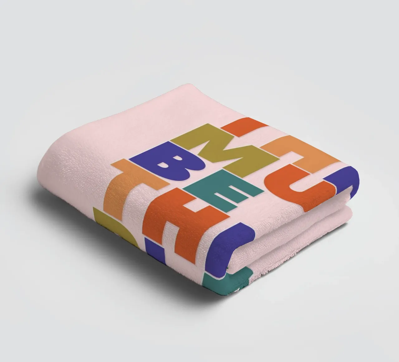 This Must Be The Place – Retro Chunky Typography Print asciugamano da bagno da showmemars