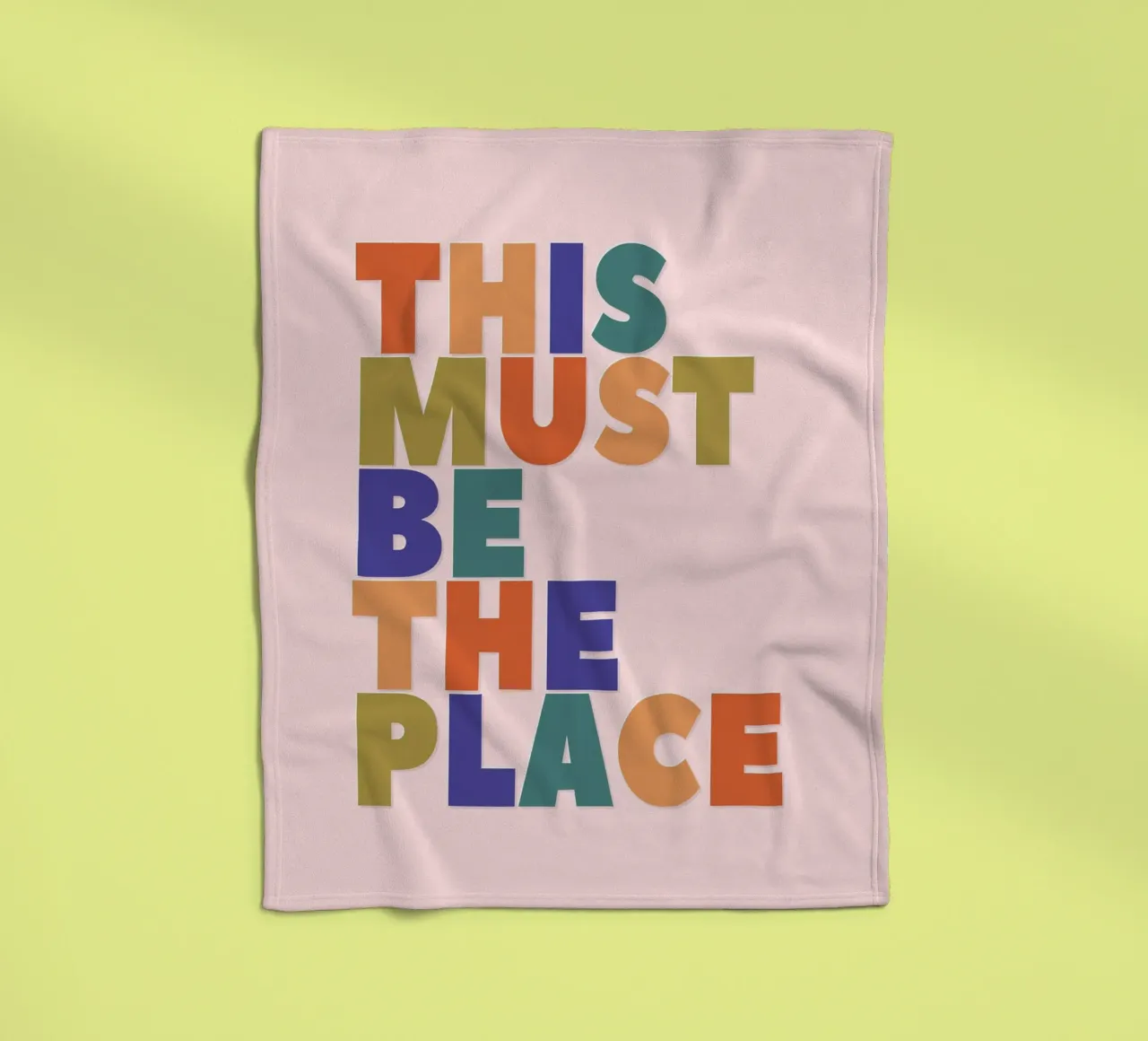 This Must Be The Place – Retro Chunky Typography Print plaid polaire de showmemars