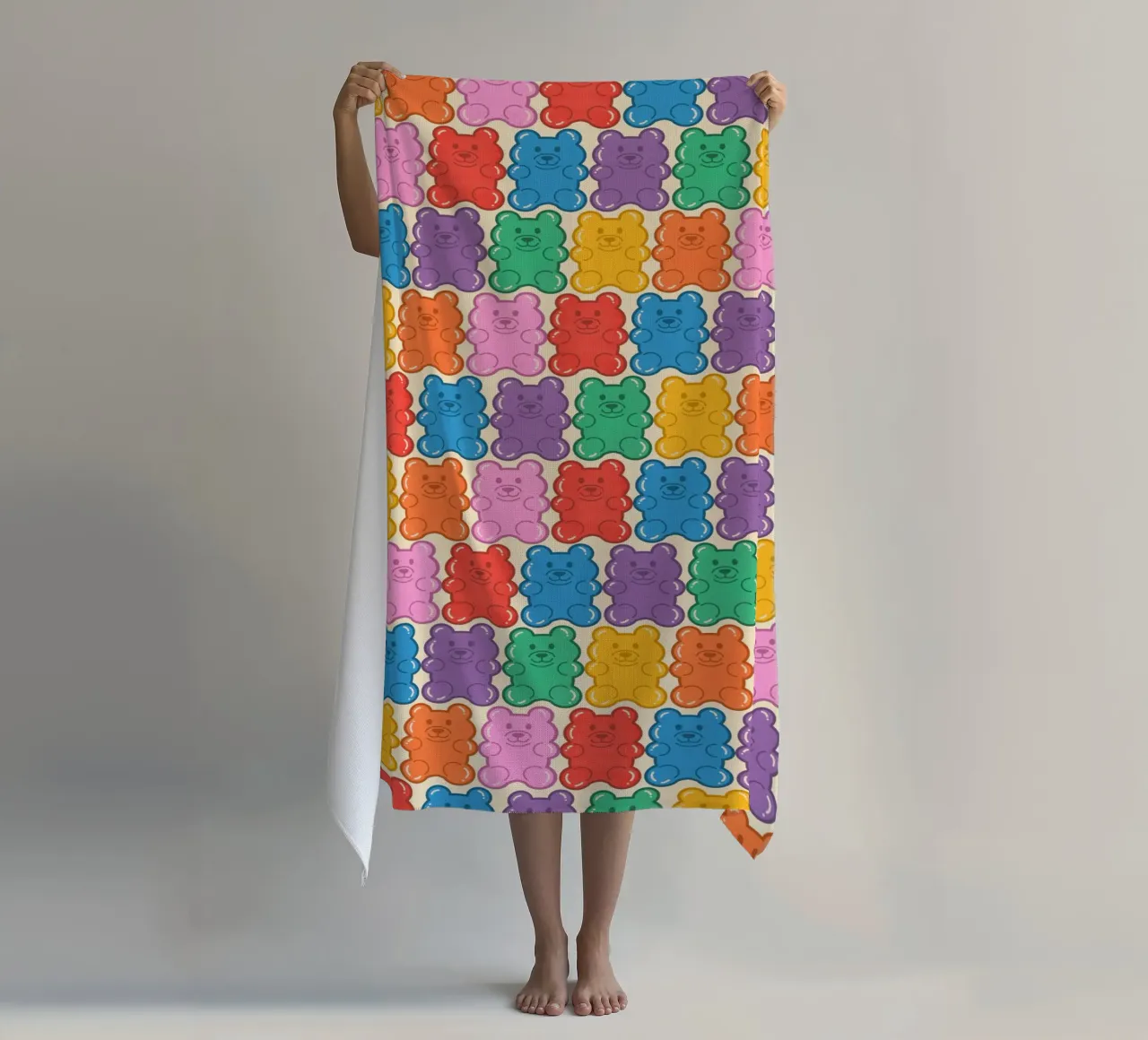 Colorful Gummy Bear Pattern – Fun & Playful Retro Print telo mare da showmemars
