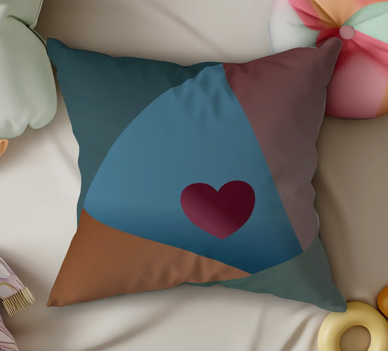 Forme geometriche colorate e un cuore rosso cuscino da Something for you