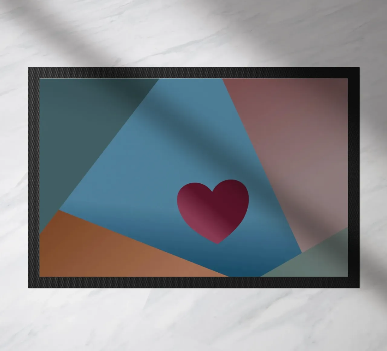 Forme geometriche colorate e un cuore rosso zerbino da Something for you