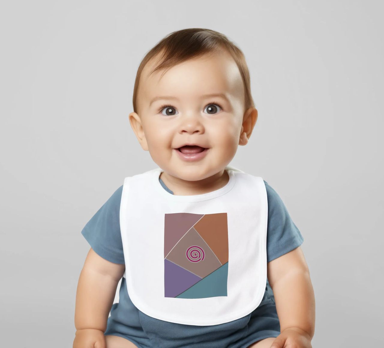 Forme geometriche colorate e una spirale rosa bavaglino da Something for you