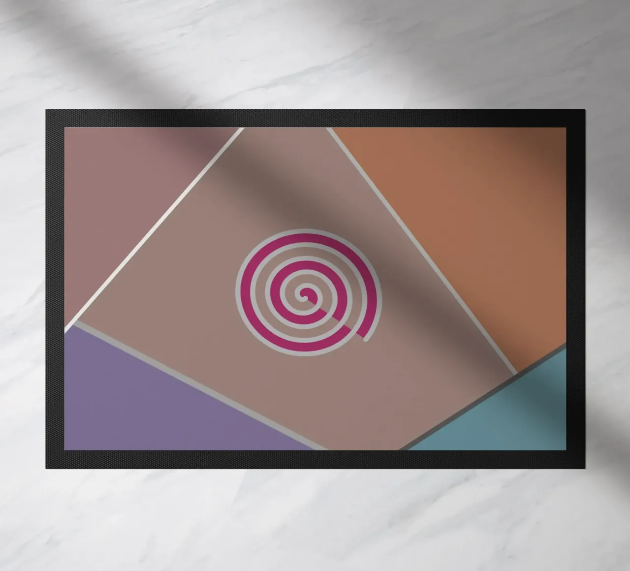 Forme geometriche colorate e una spirale rosa zerbino da Something for you