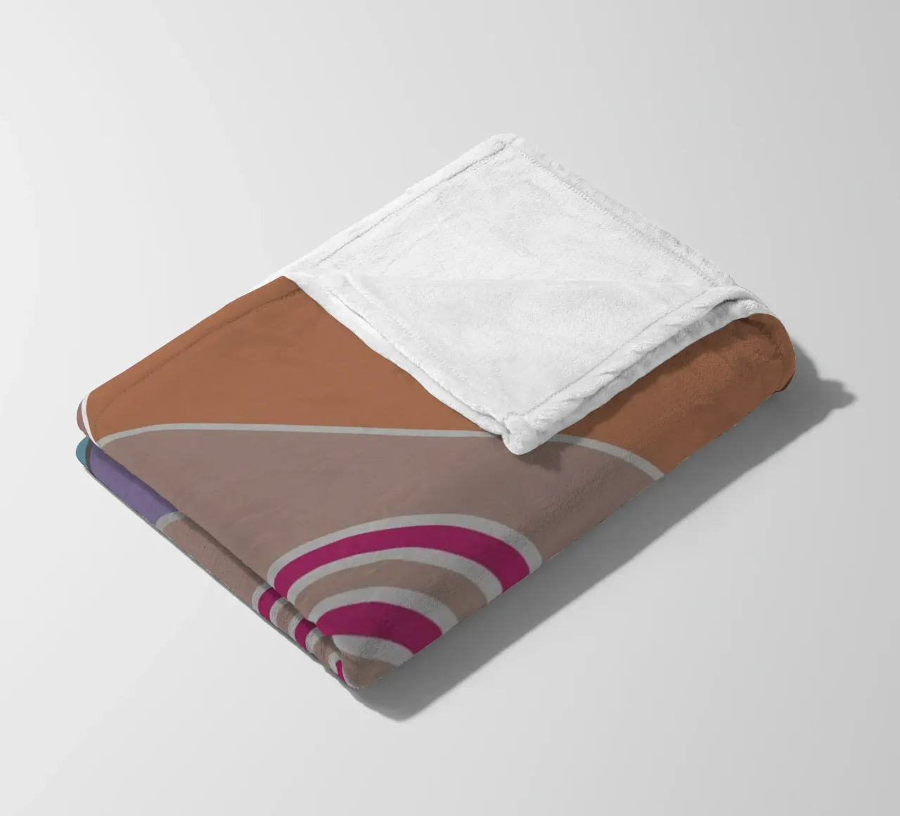 Forme geometriche colorate e una spirale rosa coperta in pile da Something for you