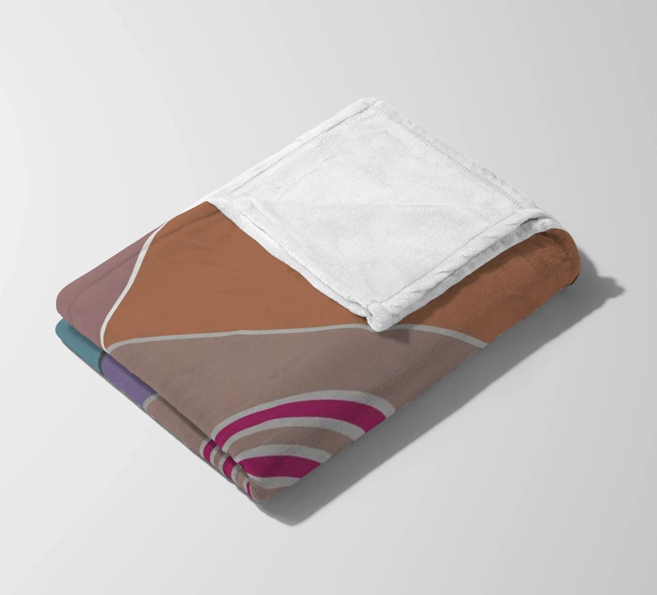 Forme geometriche colorate e una spirale rosa coperta in pile da Something for you