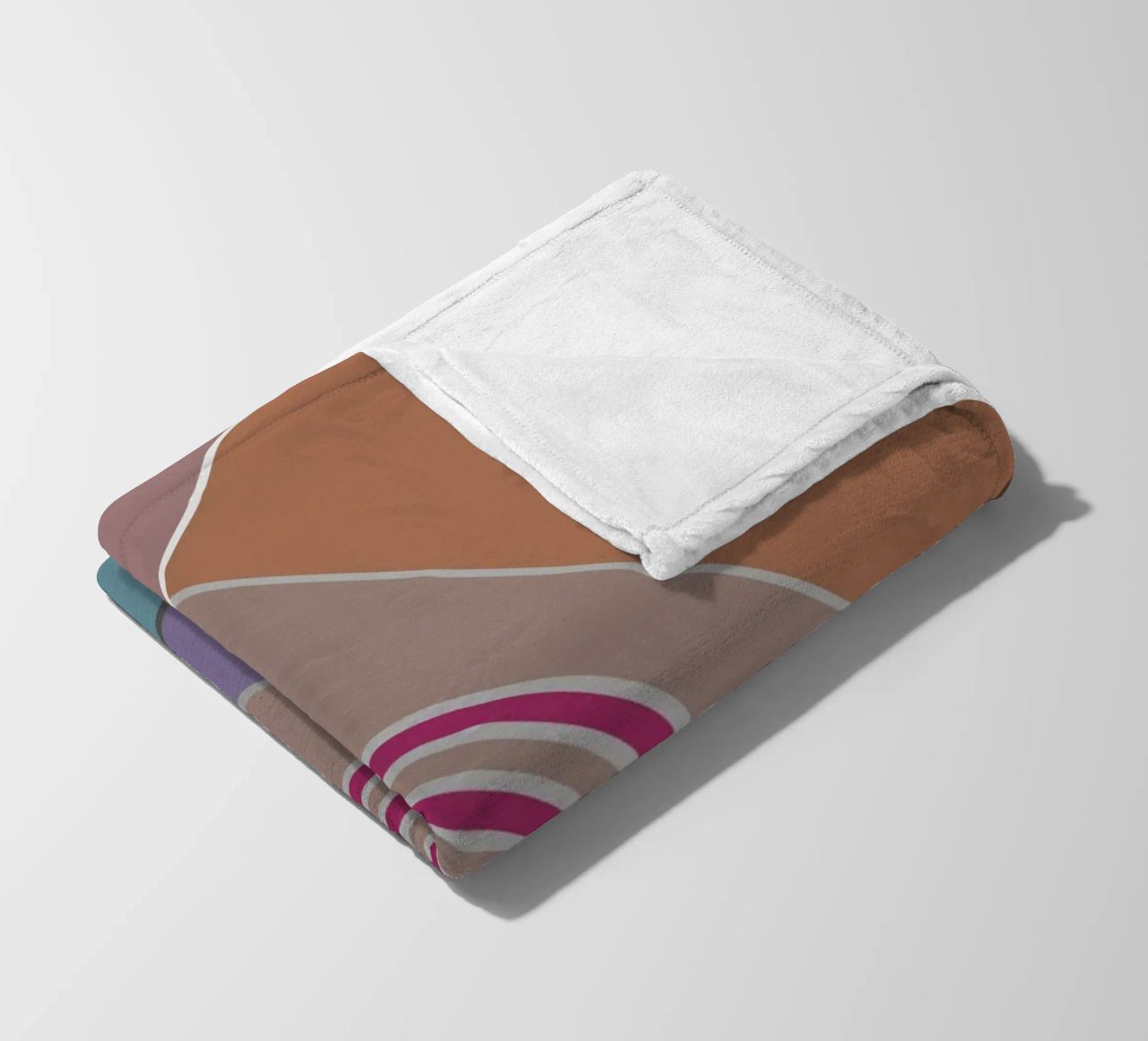 Forme geometriche colorate e una spirale rosa coperta in pile da Something for you