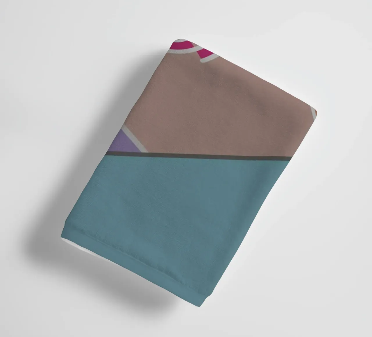 Forme geometriche colorate e una spirale rosa asciugamano da bagno da Something for you