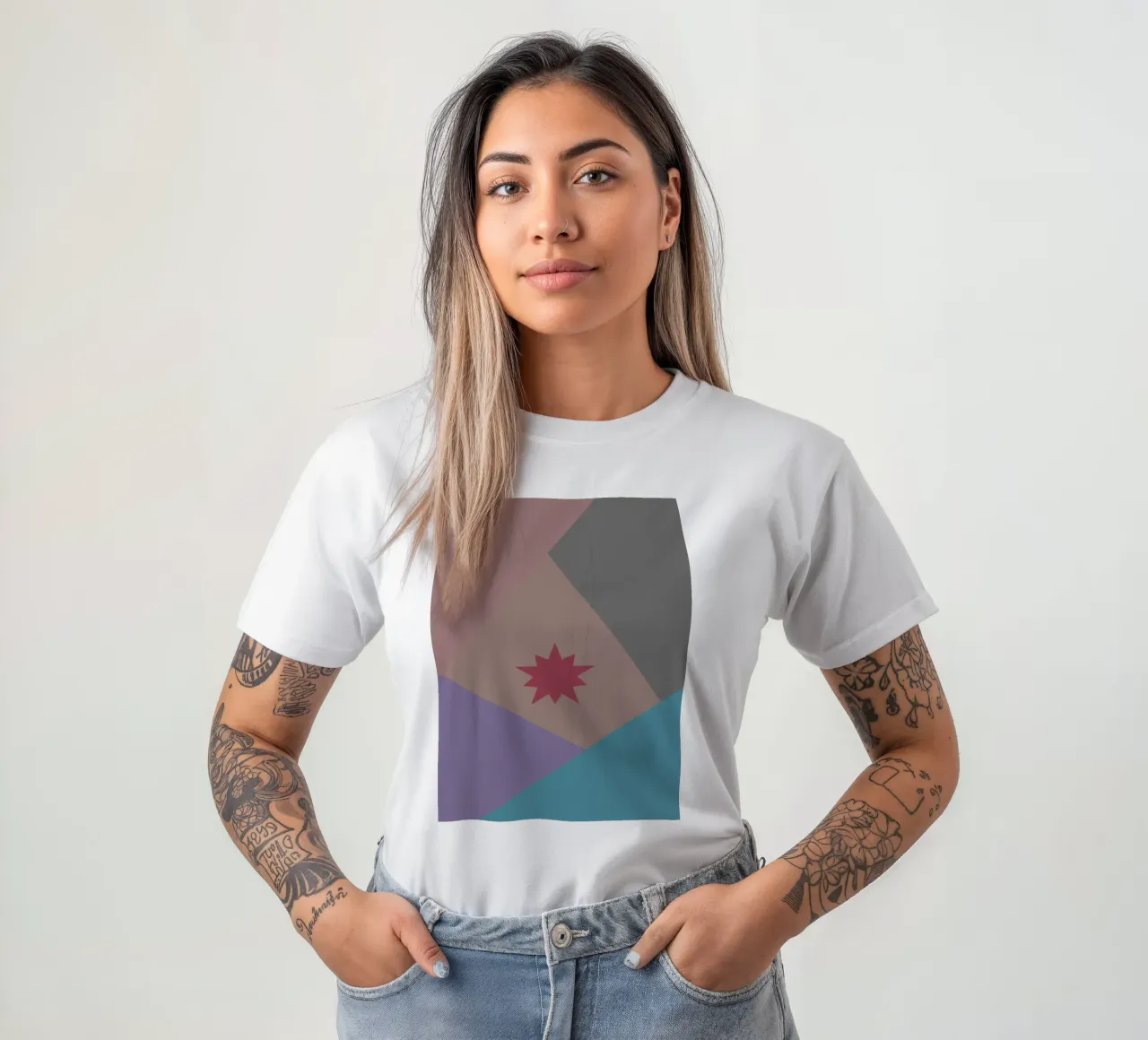 Forme geometriche colorate e una stella rosa t-shirt da Something for you