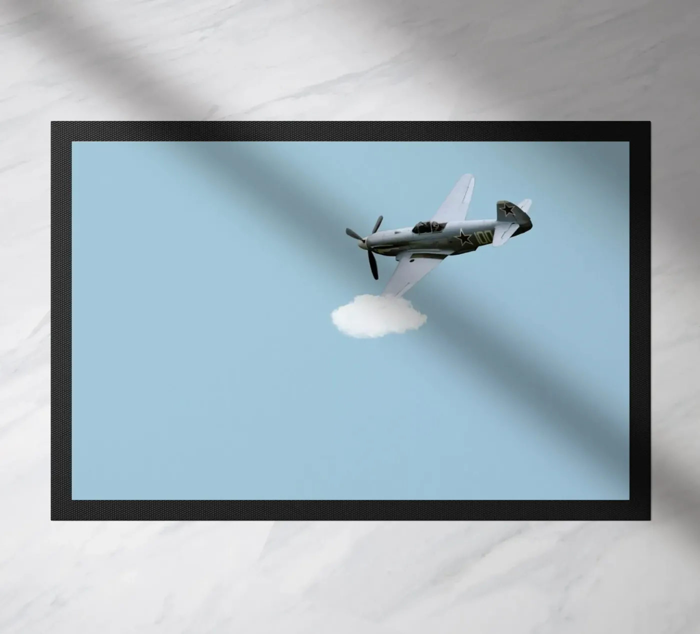 Fly Fußmatte von Rafael Burato