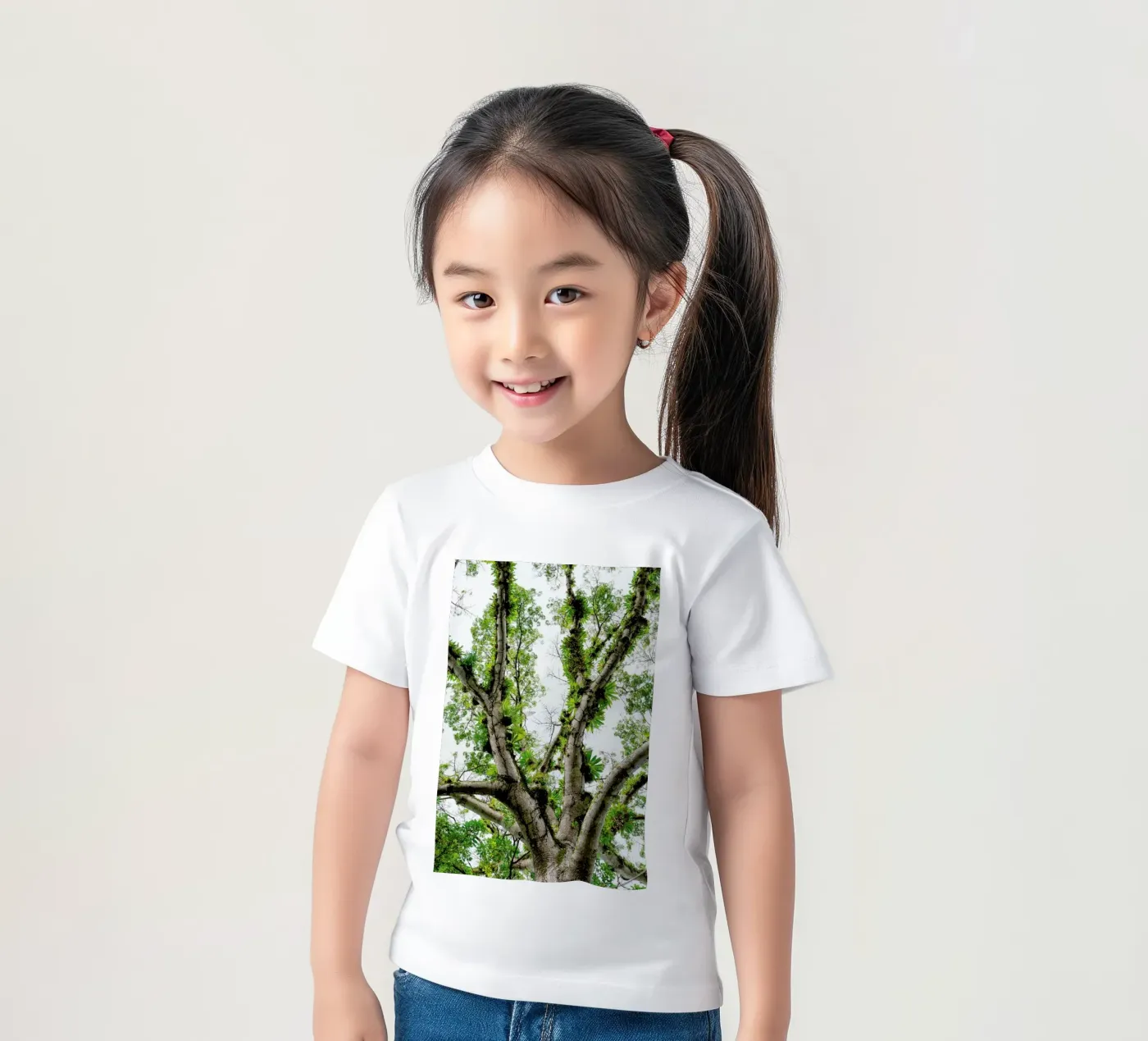Jungle Tree t-shirt bambini da Curious Collections by Marielle Leenders