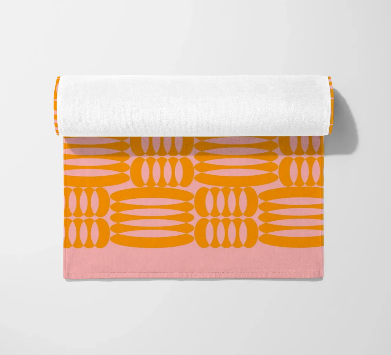 Abstract Pink & Orange Print – Vibrant, Bold, and Expressive telo mare da PrintCessStudio