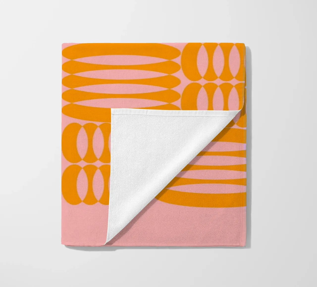 Abstract Pink & Orange Print – Vibrant, Bold, and Expressive telo mare da PrintCessStudio
