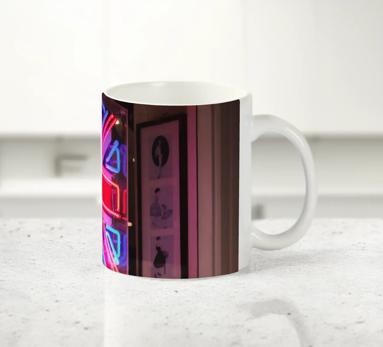 Londra, Inghilterra I Luce al neon della bandiera del Regno Unito tazza in ceramica da Julie Travel Photography