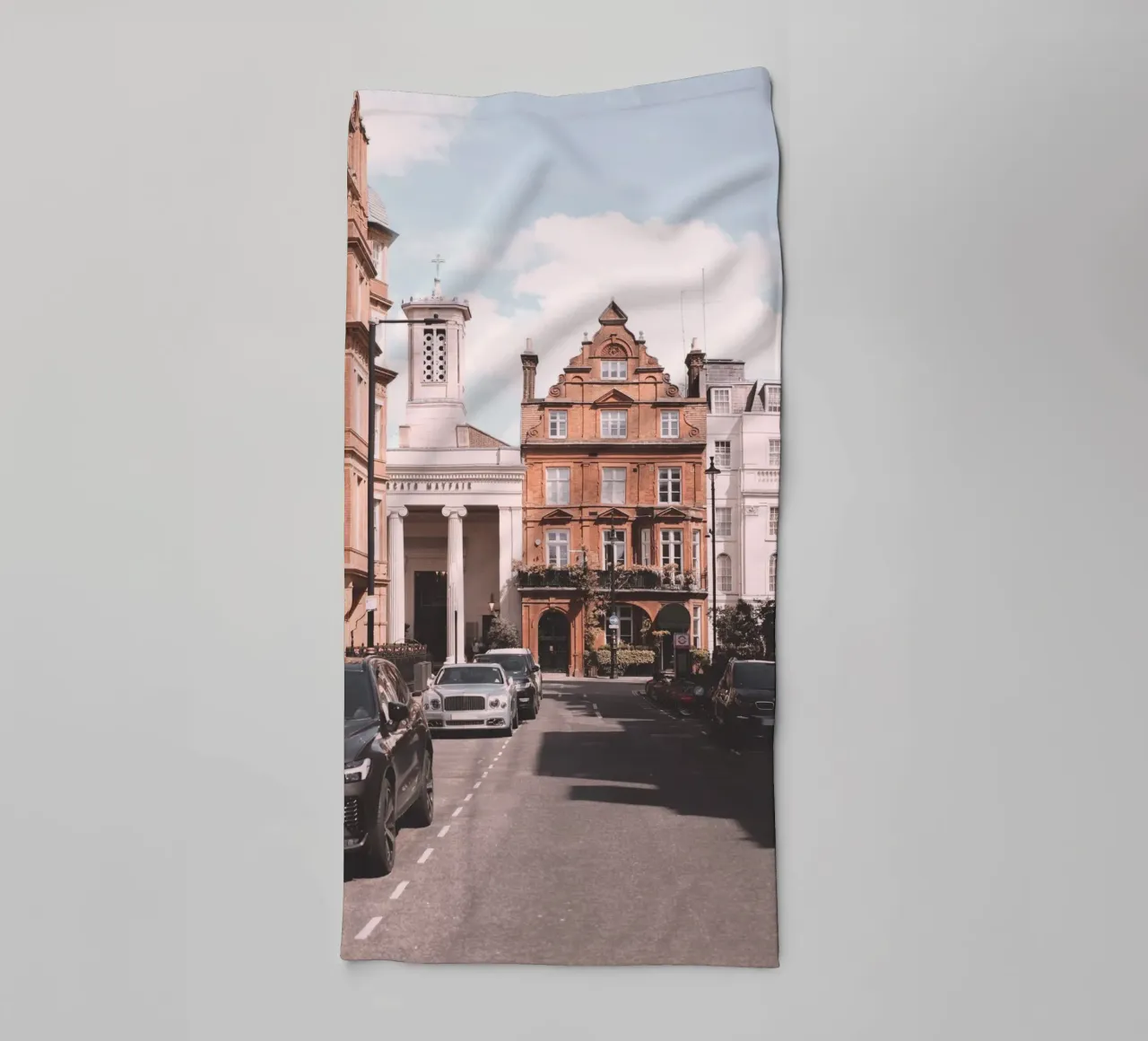 Londra, Inghilterra I Architettura vittoriana a Mayfair asciugamano da bagno da Julie Travel Photography