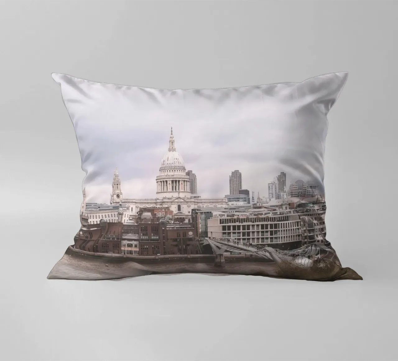 Londra, Inghilterra I Skyline sulla Cattedrale di Saint Paul cuscino da Julie Travel Photography