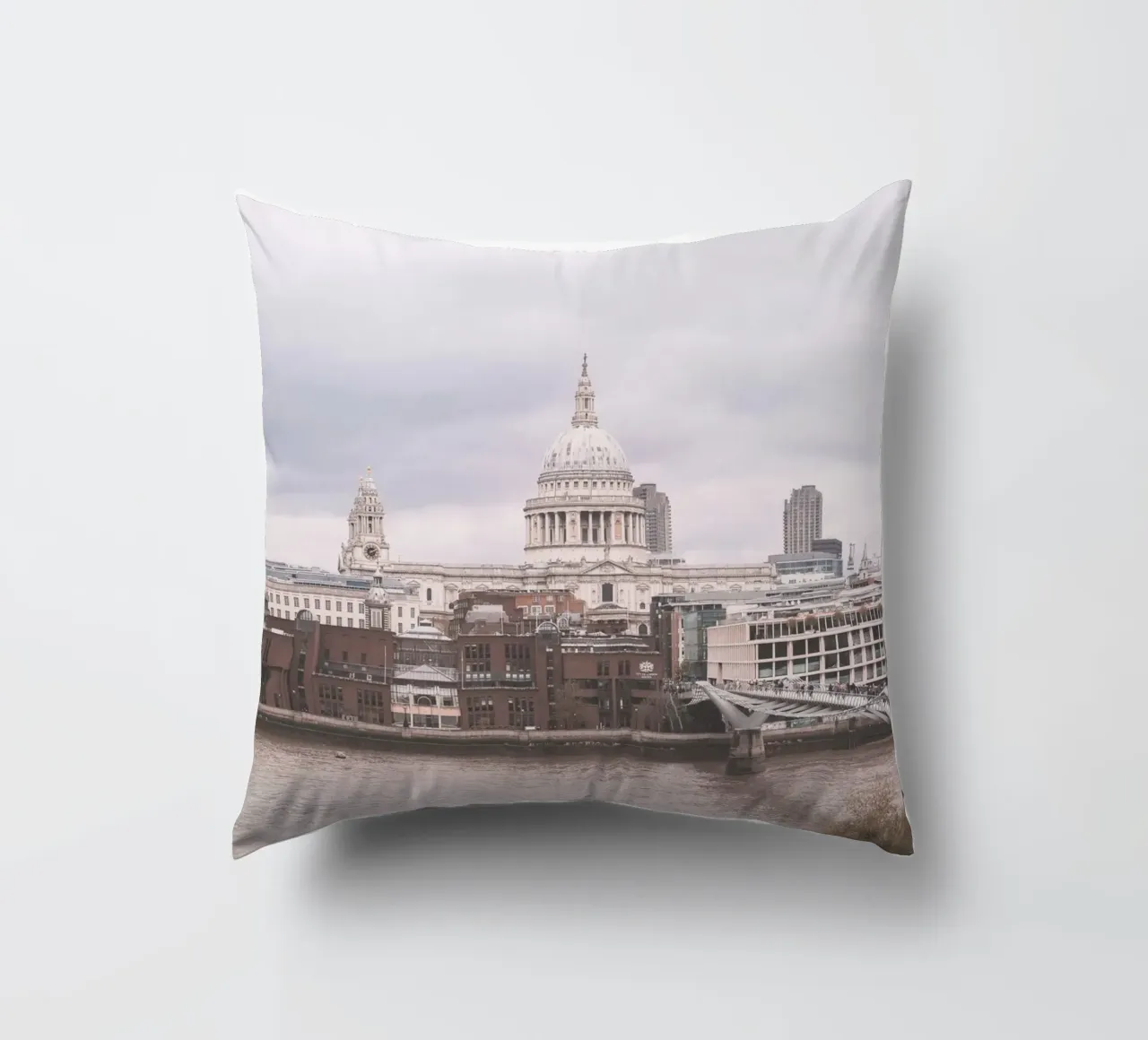 Londra, Inghilterra I Skyline sulla Cattedrale di Saint Paul cuscino da Julie Travel Photography