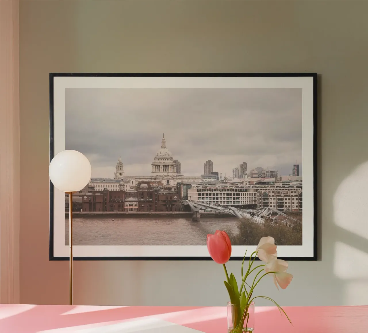 Londra, Inghilterra I Skyline sulla Cattedrale di Saint Paul poster da Julie Travel Photography